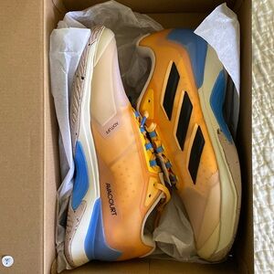 New in Box adidas Avacourt 2 women’s size 10